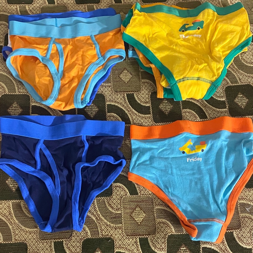 ✨ Amazon Essentials Boys’ 10-Pack Underwear – Days of the Week + Colors Size M 8